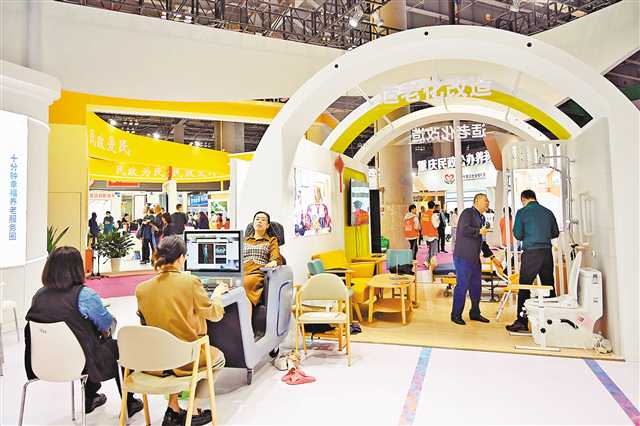 适老化黑科技产品争相亮相老博会，推动银发产业创新升级